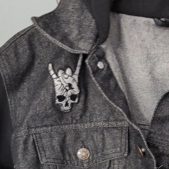 Original Deluxe Black Denim Jacket - Picture 3 of 7